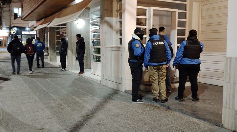 El dueño del edificio del bajo hizo una contradenuncia: qué dijo sobre los allanamientos