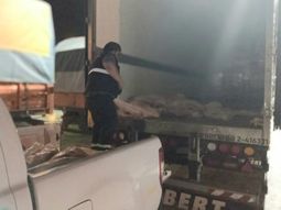 Parte del decomiso se realizó el jueves pasado en un camión que transportaba la mercadería. Parte del decomiso se realizó el jueves pasado en un camión que transportaba la mercadería.