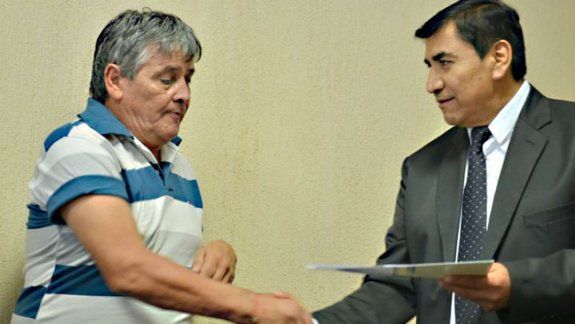 El intendente y el dirigente&nbsp; de ATE rubricaron el acuerdo.