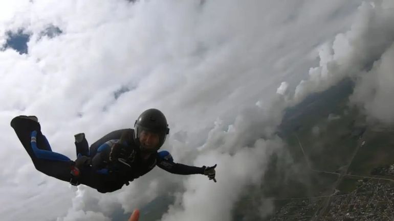 La pasión por volar de esta neuquina conquistó el mundo.