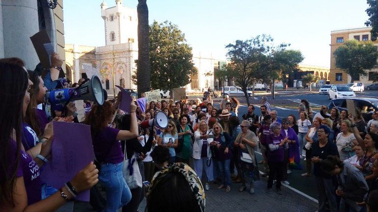 Otra chica fue violada en España por una manada