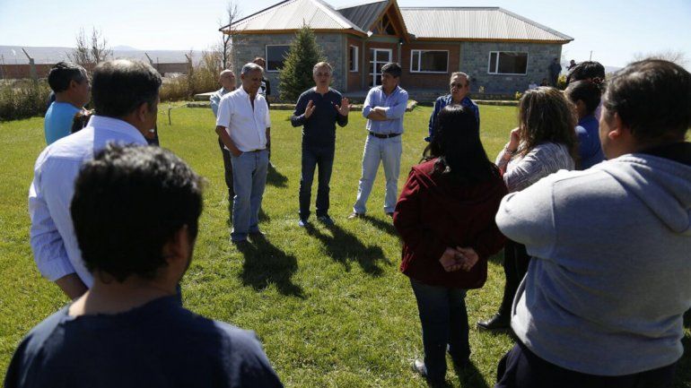 Los dirigentes de Cambiemos pasaron primero por Las Lajas.