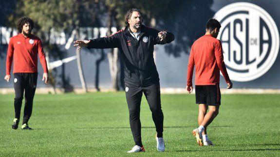 Pizzi: Nuestro objetivo pasa por ganar Copa y Superliga