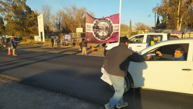 Cermistas realizarán una volanteada en Ruta 7 en reclamo por la luz y el gas en las fábricas.
