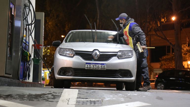 Qué pasará con los playeros tras el autodespacho de combustibles