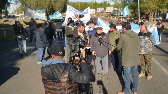 Tensión en los puentes por un corte total de Veteranos de Malvinas