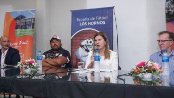 escuela de futbol los hornos plottier