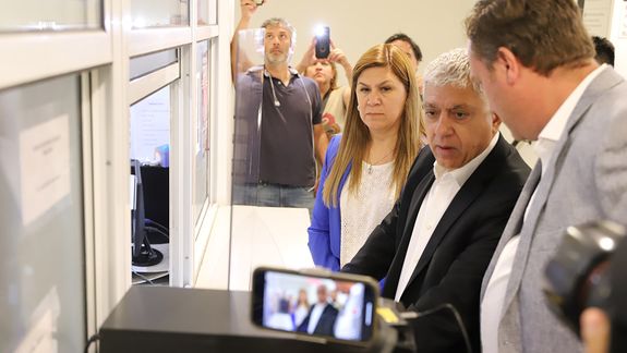A pedido de Gloria Ruiz, un polémico abogado pidió la inhabilidad moral de cuatro diputados