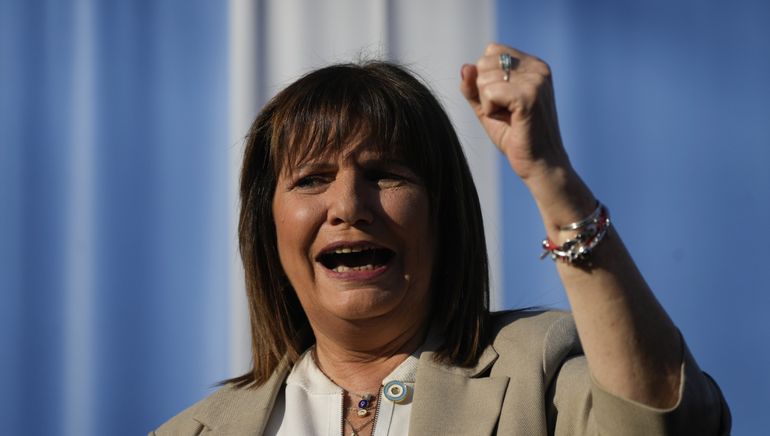 Patricia Bullrich presentó su renuncia ante el presidente Javier Milei.