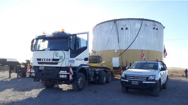 Piden precaución por el traslado de un tanque de petróleo de 10 metros