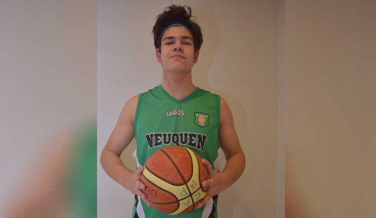 El pibe del interior que viaja 300 km para jugar en la selección provincial y sueña con parecerse a Scola