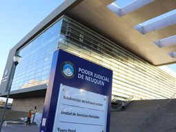 un hombre abuso de una mujer en el camping municipal en picun leufu: lo echaron de la ciudad y quedo imputado un hombre abuso de una mujer en el camping municipal en picun leufu: lo echaron de la ciudad y quedo imputado