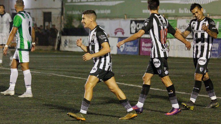 Cipo va para adelante con los goles de sus atacantes