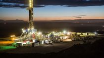 moodys alerta sobre el aumento de costos en vaca muerta: ¿que significa para el sector?