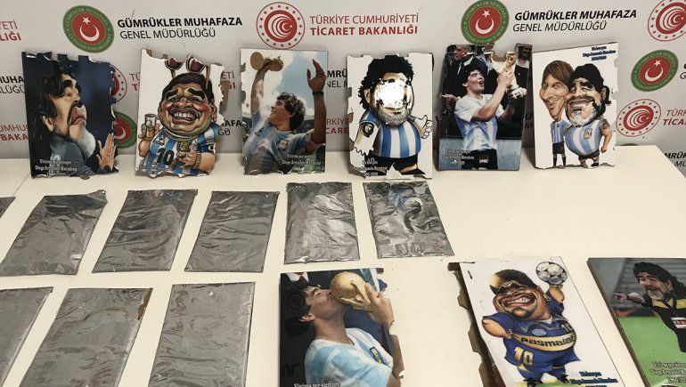 Traficaba cocaína en cuadros con la cara de Maradona
