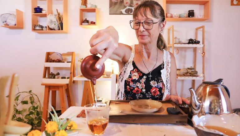 Gladys, la sommelier que hace 12 años hace del té un arte