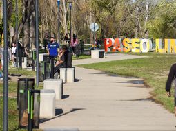 El pronóstico estará templado, y nos permitirá tener un pequeño paseo al aire libre con abrigo. El pronóstico estará templado, y nos permitirá tener un pequeño paseo al aire libre con abrigo.