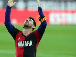 El vicepresidente de Newells abrió una pequeña puerta para que Lionel Messi vista la camiseta del club. El vicepresidente de Newells abrió una pequeña puerta para que Lionel Messi vista la camiseta del club.