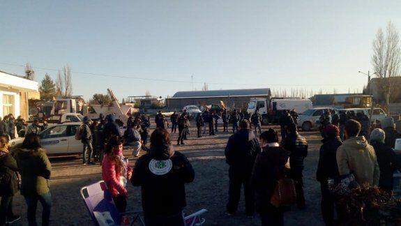 Paro de municipales de Centenario por el pago de aguinaldo