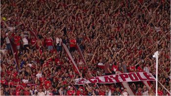 la genial gastada que le hizo la hinchada de independiente a racing en plena colecta de maratea la genial gastada que le hizo la hinchada de independiente a racing en plena colecta de maratea