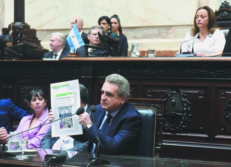 El jefe de Gabinete, Agustín Rossi, recordó el conflicto con el campo.