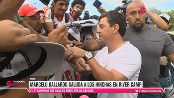 el gran gesto de gallardo con los hinchas que lo esperaron bajo el sol el gran gesto de gallardo con los hinchas que lo esperaron bajo el sol