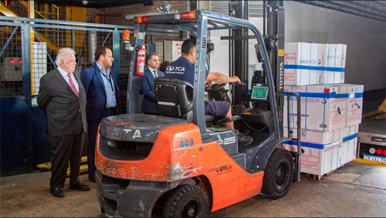 Liberaron 12 millones de dosis de vacunas embargadas en la Aduana