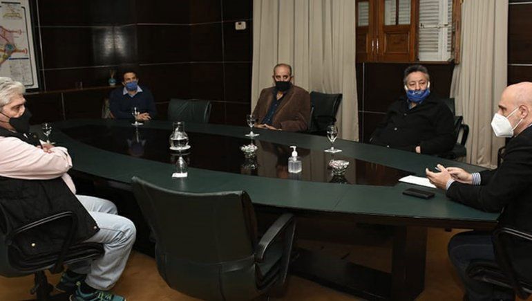 Provincia analiza medidas con ministros, intendentes y representantes empresariales