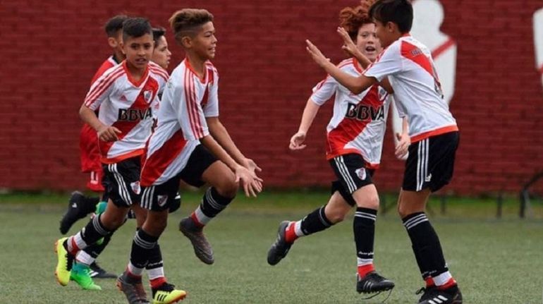 La escuela de River vuelve a Neuquén
