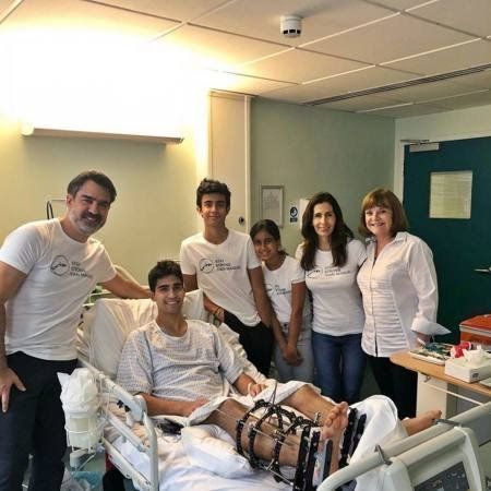 Juan Manuel Correa se recupera y pudo ponerse de pie