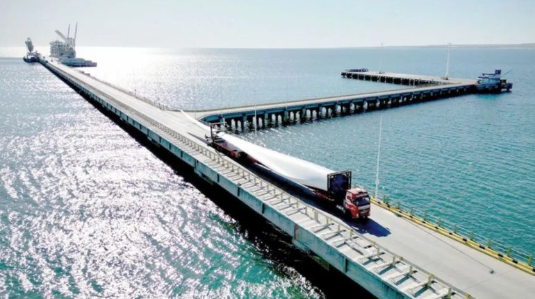 El operativo en el muelle de Puerto Madryn se inició el sábado a la mañana