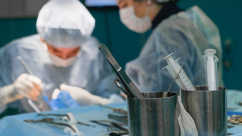 Denuncian a un ginecólogo por deficiente atención tras un aborto espontáneo