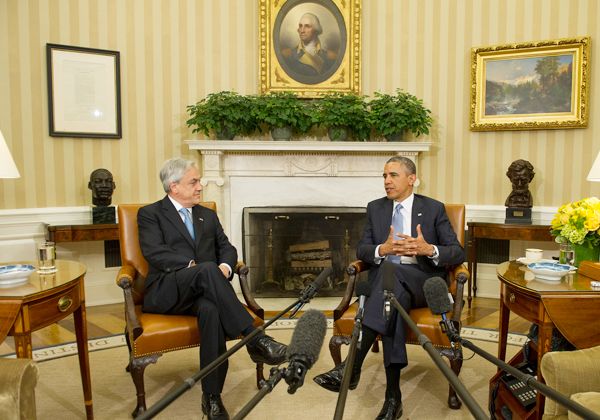 Sebasti&aacute;n Pi&ntilde;era durante la visita a la Casa Blanca, con el presidente Barack Obama.