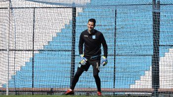 Arias, a pura risa en un entrenamiento de la Academia. Tiene una de las vallas menos vencidas del torneo.
