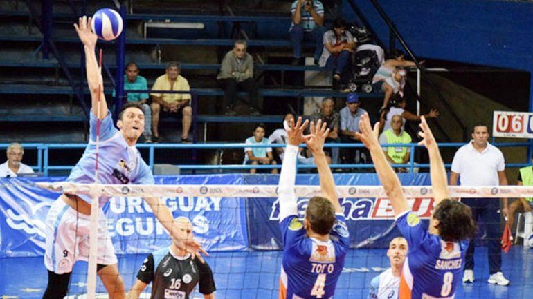 El equipo neuquino dio batalla; se le escapó el segundo set y ya no pudo.