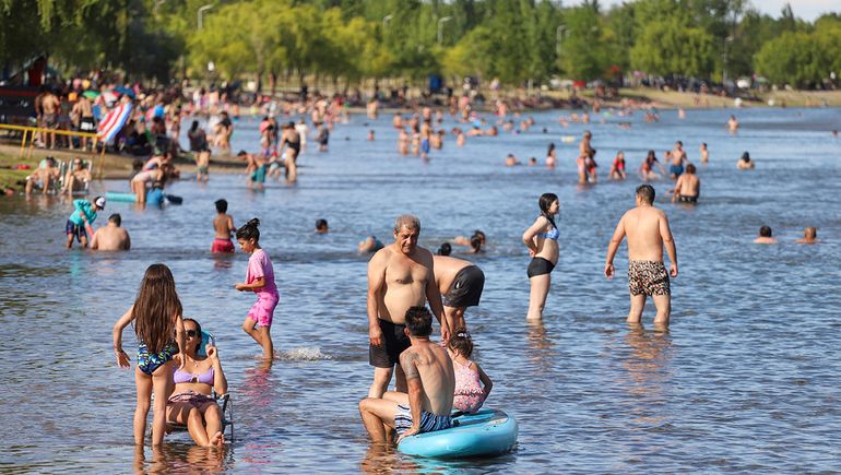 Con el calor extremo se vive el verano 2026 a pleno en Neuquén. Con el calor extremo se vive el verano 2026 a pleno en Neuquén.