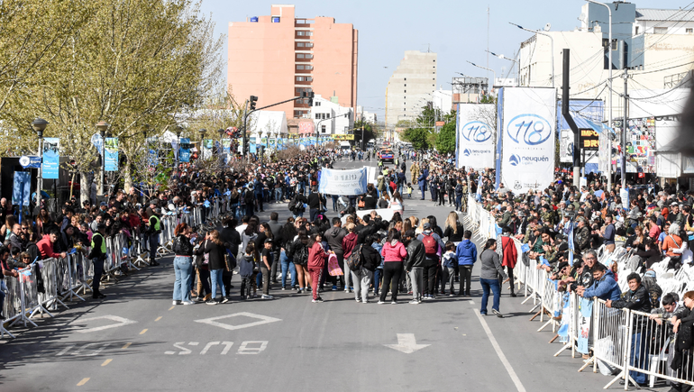 Por la crisis, Gaido suspende el desfile aniversario de Neuquén