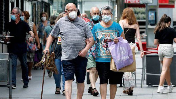 Covid-19: Cataluña le pide a Barcelona que se autoaisle