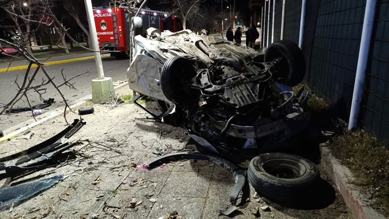 Impactante choque en la Plaza de las Banderas: cuatro personas hospitalizadas
