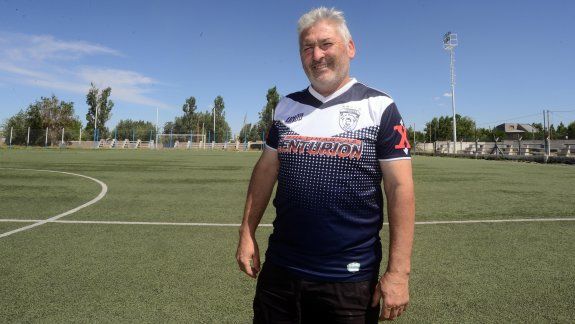 El Dani Mellado, en la cancha de Don Bosco. Otra persona importante en la campaña del Huevo.