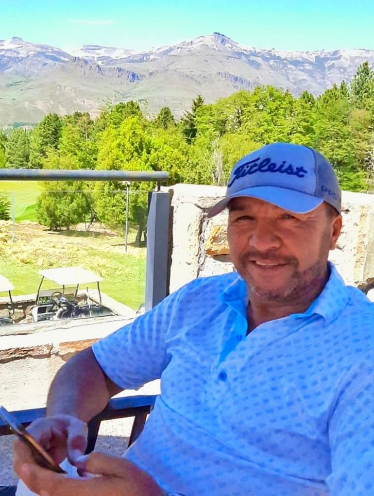 Ariel Apaulaza fue sobreseído y quiso hacer su descargo. Además, busca que los dueños de la tierra ya la Justicia les devuelva la pata a los 32 compradores. Ariel Apaulaza fue sobreseído y quiso hacer su descargo. Además, busca que los dueños de la tierra ya la Justicia les devuelva la pata a los 32 compradores.