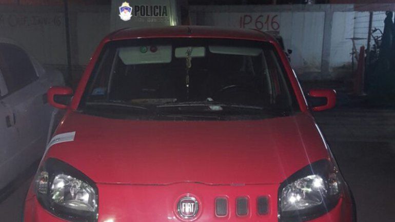 El Fiat Uno en el que se movilizaban los delincuentes fue secuestrado.