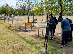 El Municipio comenzó los trabajos de reacondicionamiento en los espacios públicos. El Municipio comenzó los trabajos de reacondicionamiento en los espacios públicos.