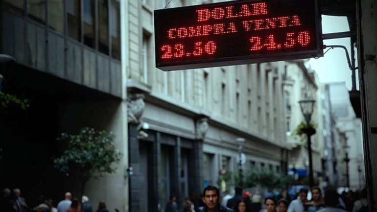 El dólar cerró en $23,72 tras una intervención del Banco Central