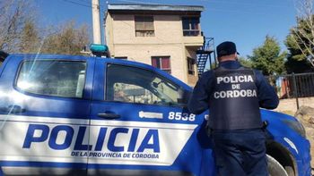 Investigan a policías acusados de obligar a una mujer a mostrar fotos íntimas Investigan a policías acusados de obligar a una mujer a mostrar fotos íntimas