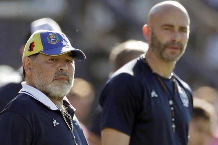 El Gallego Méndez junto a Diego en Gimnasia. Se portó como un caballero.