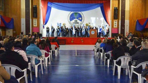 la epet 8 cumplio 75 anos y hubo un festejo