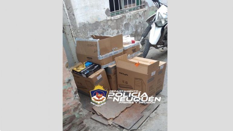 Le abrieron el auto y le robaron sets de computación enteros