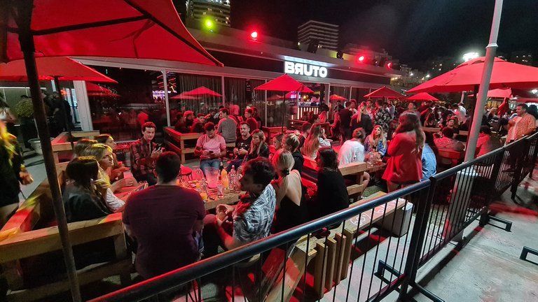 Mar del Plata: comerciantes se niegan a cumplir el toque de queda