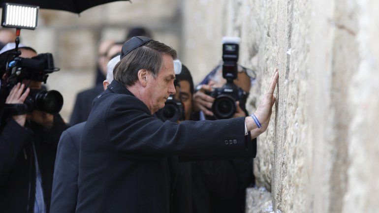 Jair Bolsonaro visitó el Muro de los Lamentos